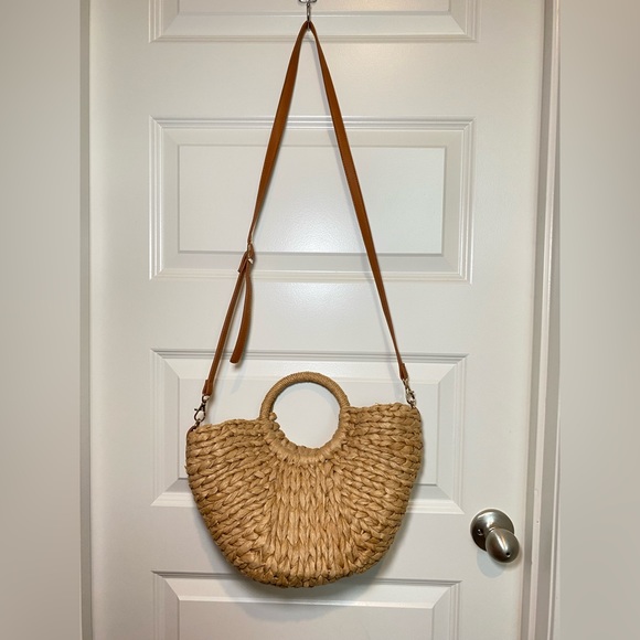 JustFab Rattan Woven Beach Bag - Picture 4 of 8